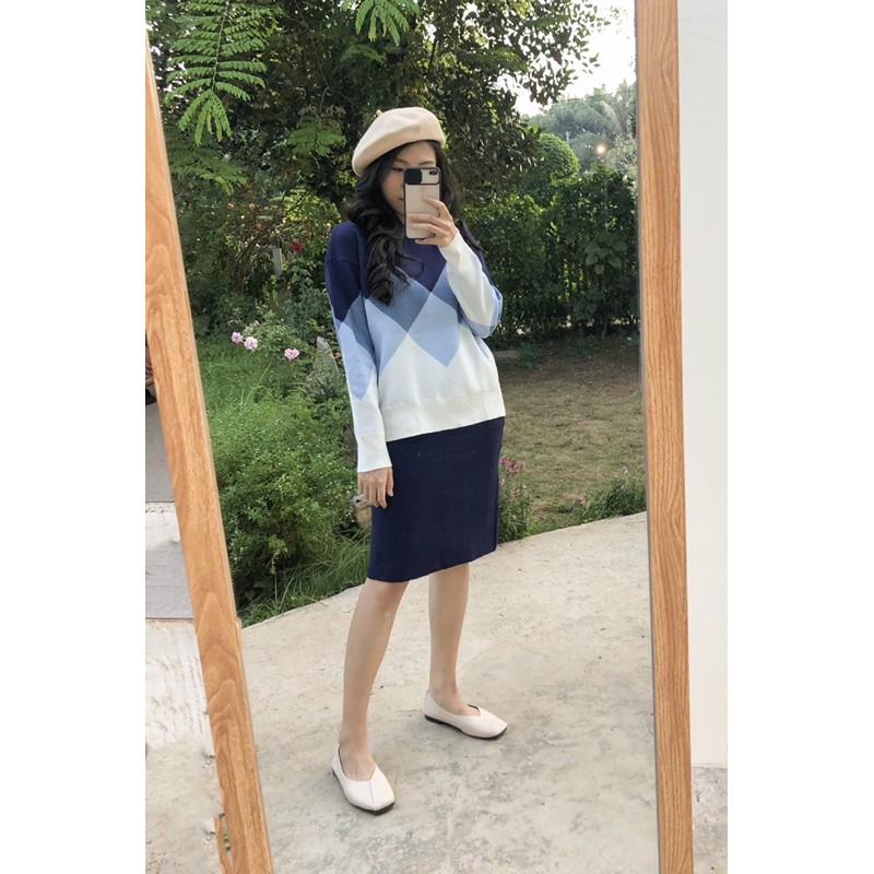 Ocean skirt - chân váy len màu xanh navy dáng ôm nhẹ và co giãn