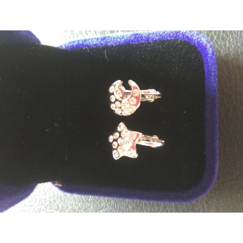 Bông tai trăng sao