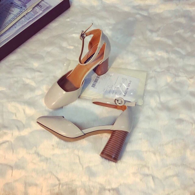 Giày nữ gót vuông