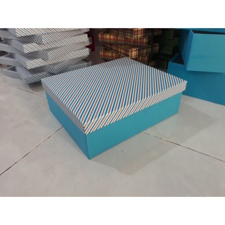 Mua bộ 3 hộp quà tặng kích thước 25x30x10 tặng ngay 1 hộp nhỏ kích thước 10x16x6 cm