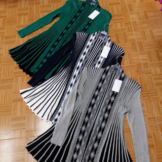 Combo hai áo khoác len dài tay dáng xoè