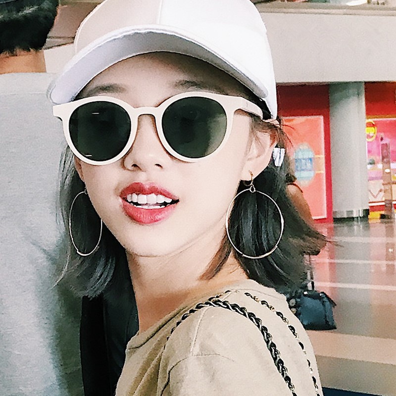 Kính mát thời trang cho cặp đôi | BigBuy360 - bigbuy360.vn