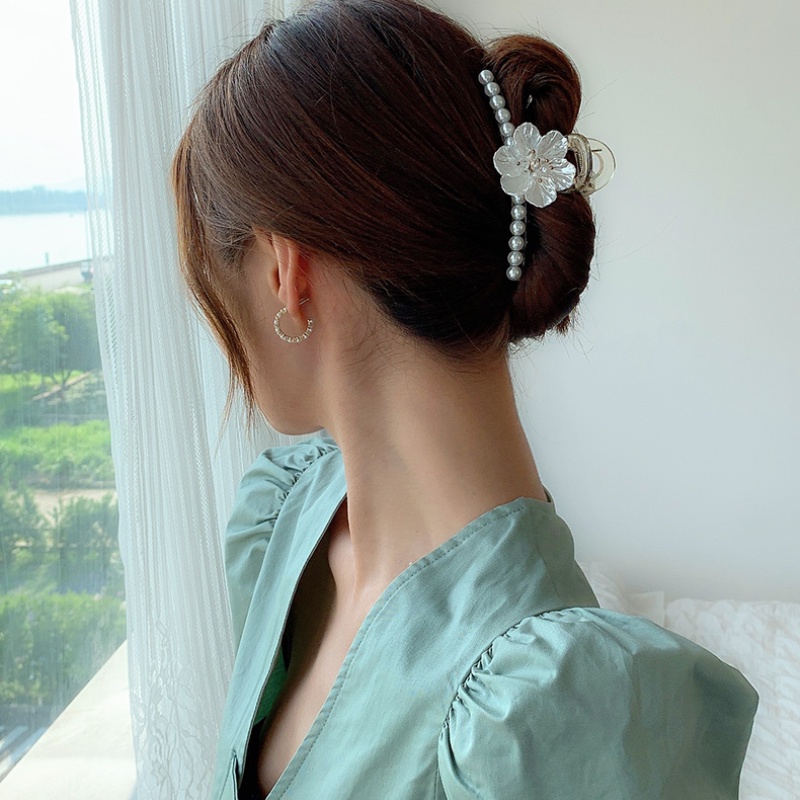 Kẹp Tóc Hình Hoa Trà Đính Ngọc Trai Trắng Phong Cách retro Hàn Quốc