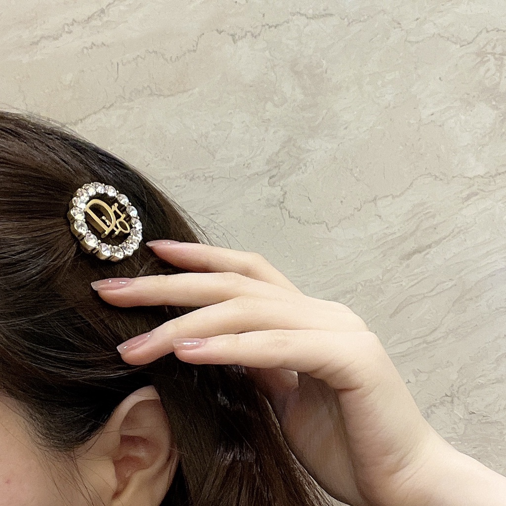 Kẹp tóc Dior bằng thép titan đính kim cương giả thời trang cho nữ