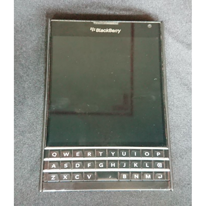 Điện thoại Blackberry passport