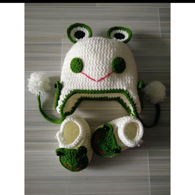 Bộ sản phẩm handmade nón và giày len cho bé trai