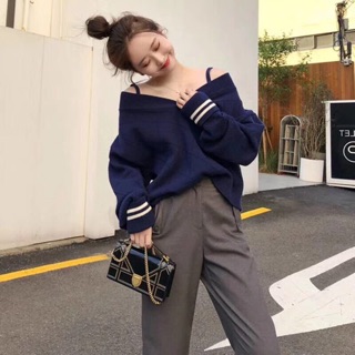 Len trễ vai cổ V