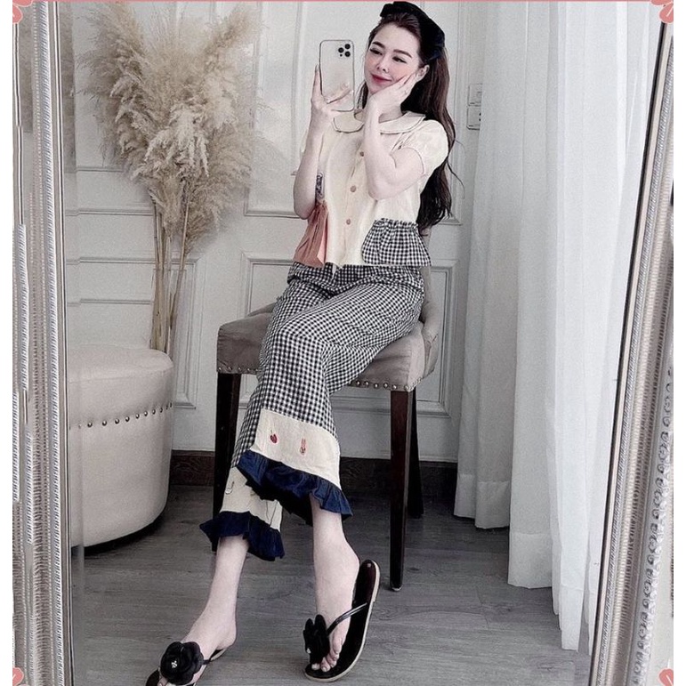 Set bộ nữ xinh xắn.Bộ tiểu thư đẹp.Áo đũi phối túi, quần kẻ suông dễ thương.Set đồ nữ đẹp.
