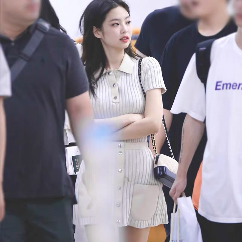 Set áo và chân váy polo len dáng ôm màu kem giống Jennie BLACKPINK, Kim Yoo Jung