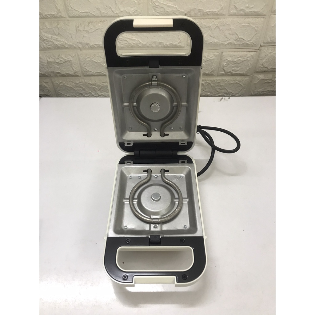 Kẹp nướng điện Sandwich Tiross TS9658 - Hàng Chính Hãng