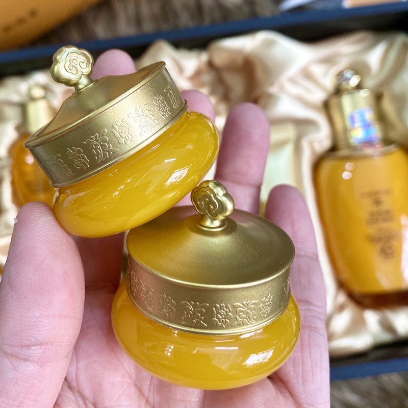 Kem Dưỡng Mắt Whoo Intensive Nutritive Eye Cream 4ml_𝗘𝗯𝗶𝘀𝘂 𝗰𝗼𝘀𝗺𝗲𝘁𝗶𝗰𝘀