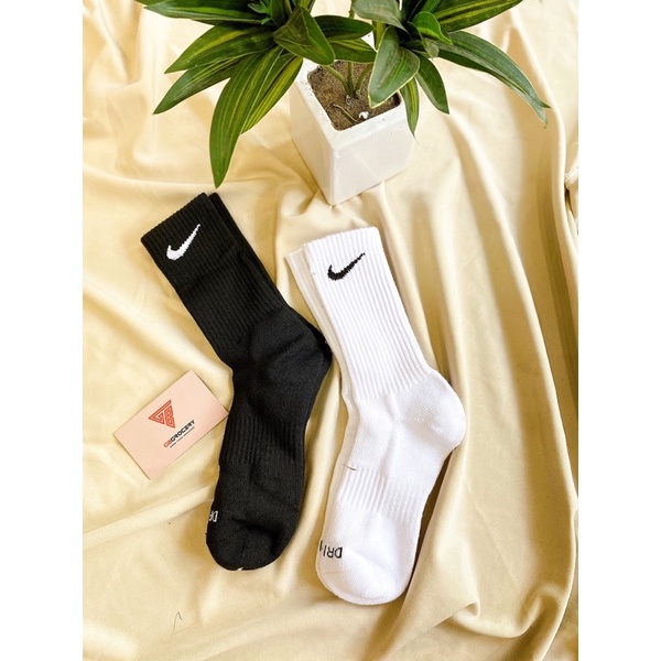 Tất vớ Nike Drifit dày dặn, êm ái, thoáng mát khô ráo - Ảnh thật shop chụp