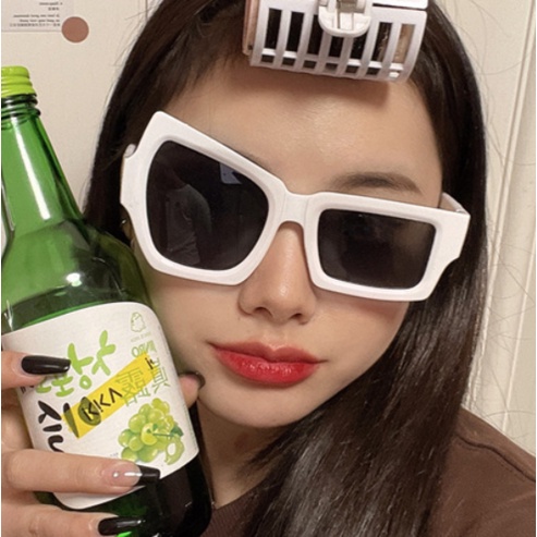 Kính Mát Thời Trang Độc Đáo Cho Người Trẻ