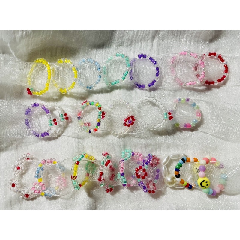 Nhẫn hạt cườm màu hồng pastel