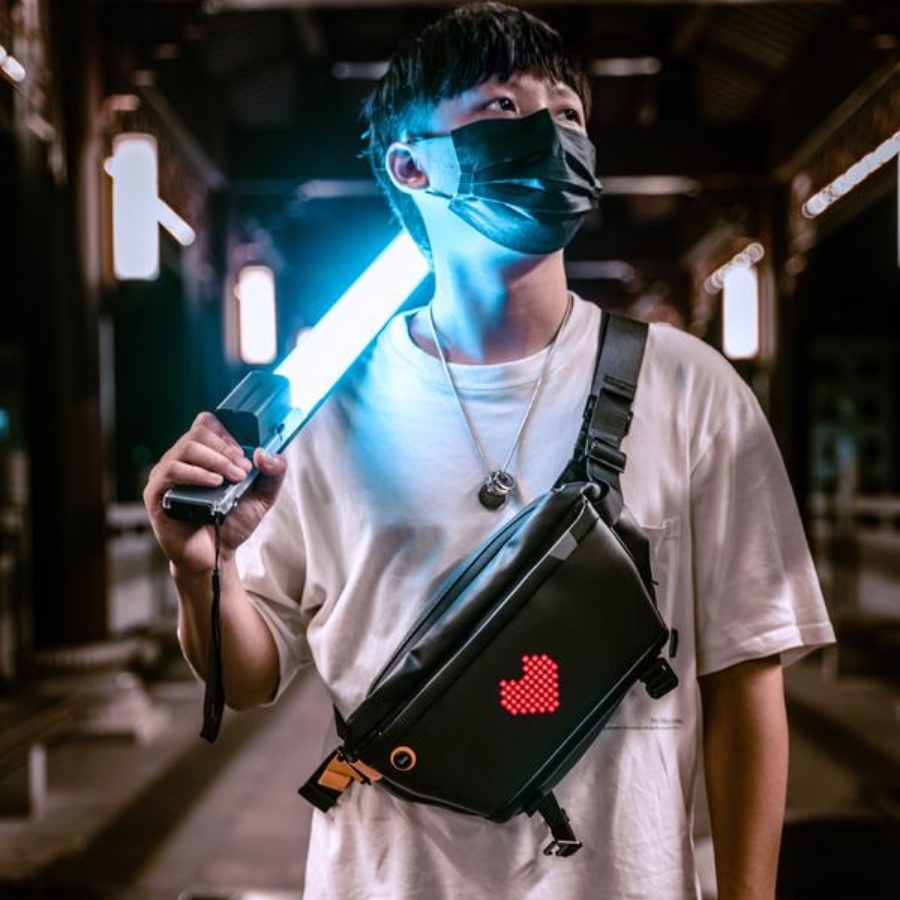 Túi Đeo Chéo Divoom Pixoo Sling Bag Màn Hình LED Chống Nước IP23 Tích Hợp Pixel - Vaithuhay