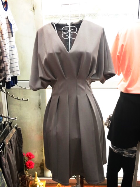 Váy xếp li eo hàng thiết kế