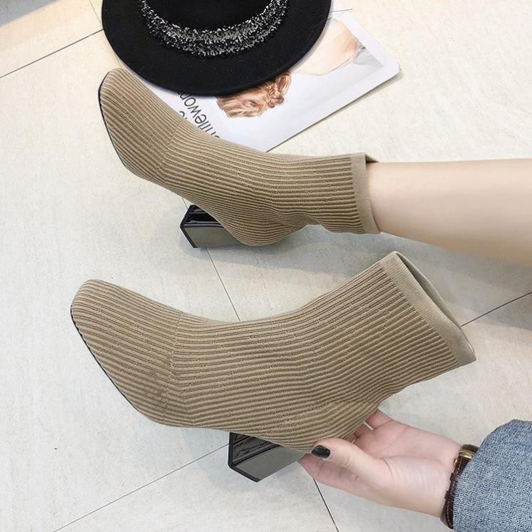 Boots Nữ, Giày Boot Nữ Cao Cổ Gót Vuông 6 Cm Chất Len Êm Hot Trend Cao Cấp  Minhtushoes Hai Màu Đen-Kem Bảo Hành 12 Thán | BigBuy360 - bigbuy360.vn