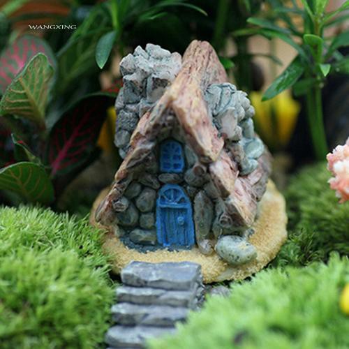 Mô hình ngôi nhà mini thiết kế ông già Noel để trang trí sân vườn