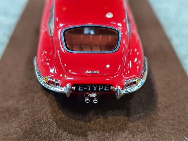 Xe Mô Hình Jaguar E-Type Limited 1:64 JEC ( Đỏ )