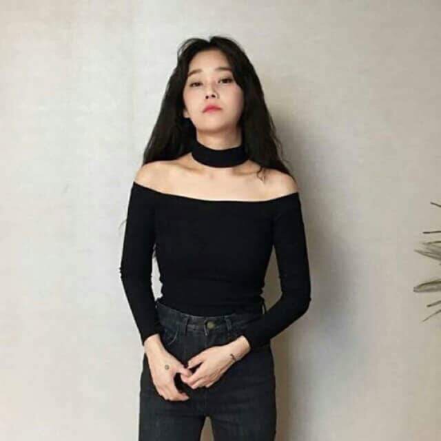 Áo trễ vai, cổ choker