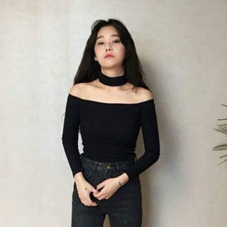Áo trễ vai, cổ choker