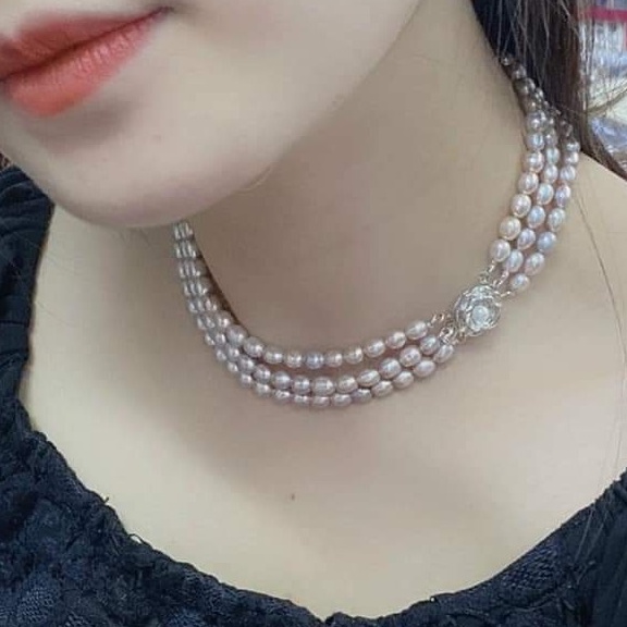 Vòng cổ choker trai thật tự nhiên hạt xoài 5 li màu ánh tím 3 tầng khóa hoa hồng trẻ trung thanh lịch