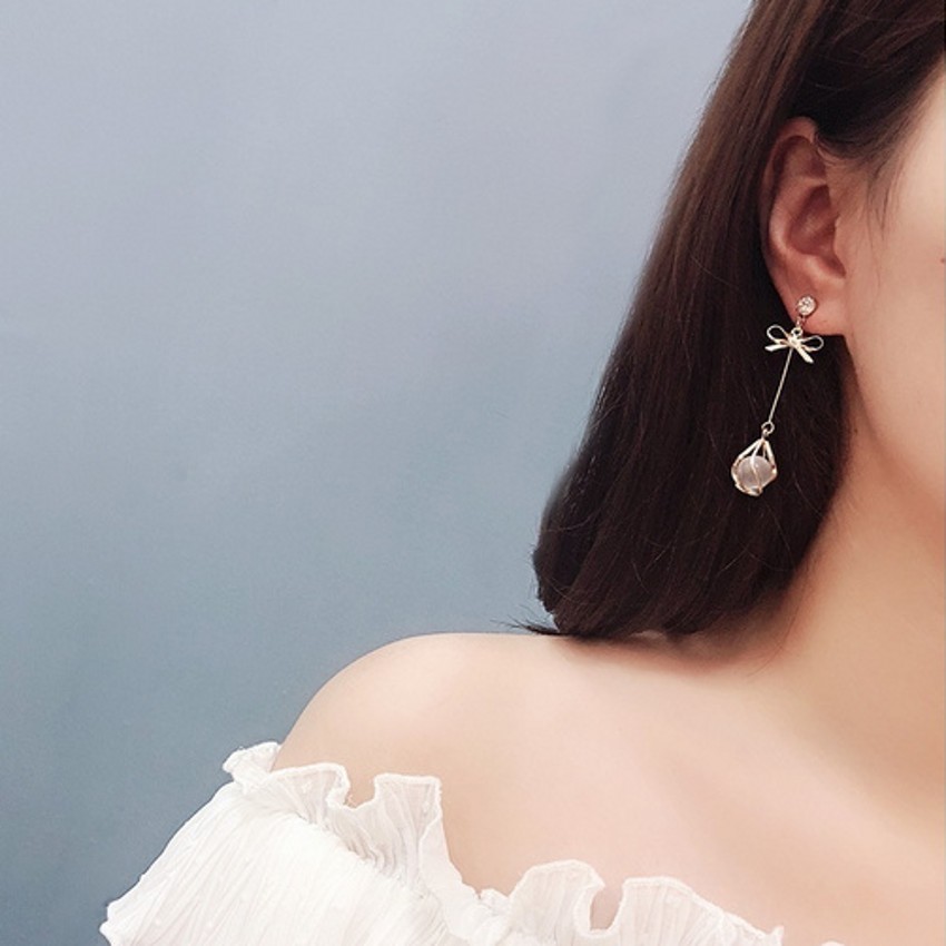 Khuyên Tai Nữ Trang Dáng Dài Tạo Hình Độc Đáo