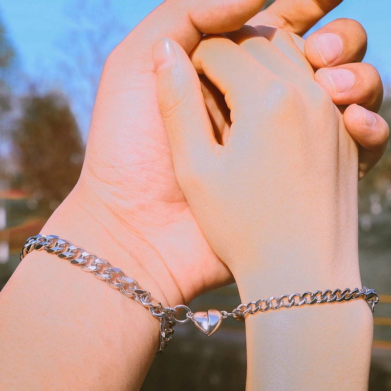 Set 2 vòng tay hợp kim mặt hình trái tim cho cặp đôi