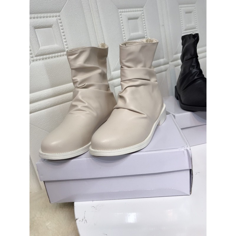 BOOT NHĂN CAO CỔ SANG CHẢNH -ảnh tự chụp