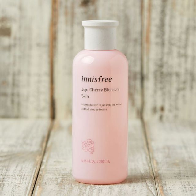 TONER SÁNG DA INNISFREE JEJU CHERRY BLOSSOM SKIN 200ml