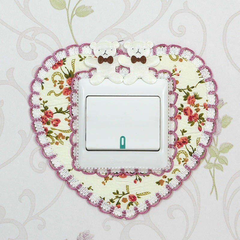 PVN18957 Miếng dán trang trí ổ cắm điện hình trái tim T2 .