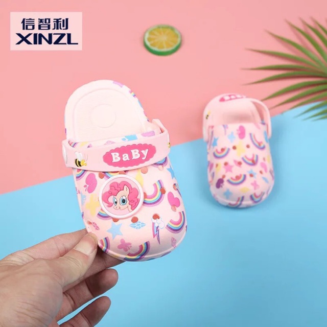 Sục cho bé gái từ 12m đến 3y