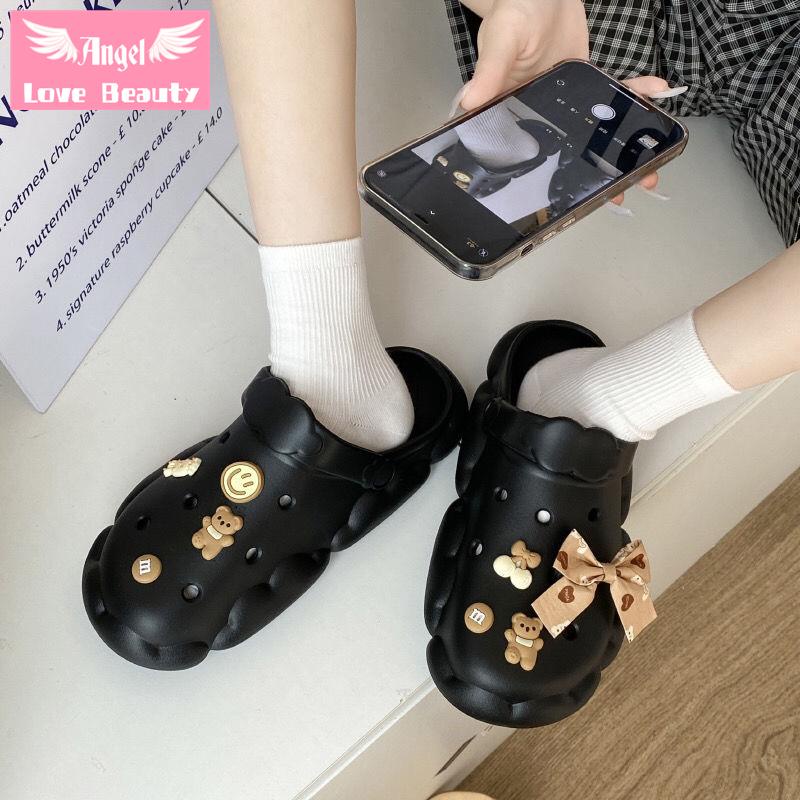 Dép Sandal Đục Lỗ Đế Dày Chống Trượt In Họa Tiết Hoạt Hình Dễ Thương Dành Cho Nữ