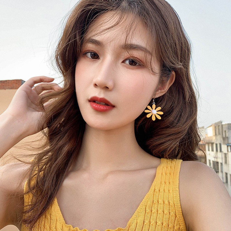 Khuyên tai hình hoa cúc dễ thương A566