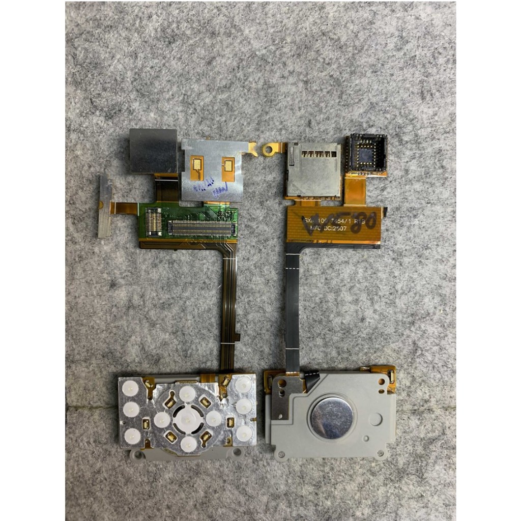 Cụm camera, bàn phím, thẻ nhớ Sony Ericsson W580i