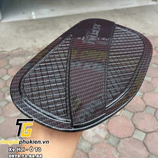 Ốp nắp đậy bình xăng ford everest 2016-2021 vân carbon
