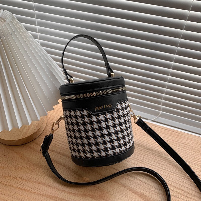 Túi Xách Nữ Đeo Chéo Nhỏ Nhắn Hình Trụ Họa Tiết Kẻ Sọc Thời Trang Dành Cho Nữ Tx22144