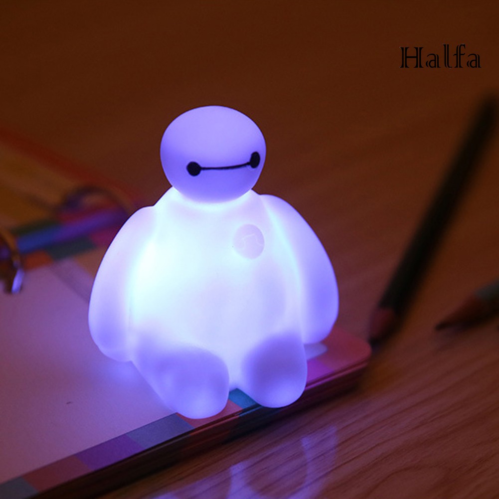 Đèn Ngủ Đổi Màu Hình Baymax Dễ Thương