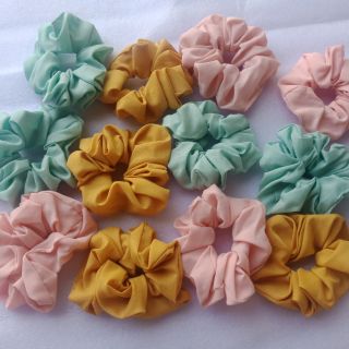 Cột Tóc Vải Scruschies Nhiều Màu.