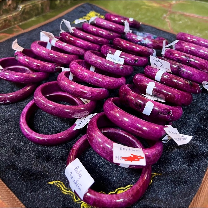 Vòng đeo tay bản liền ru by Nam Phi