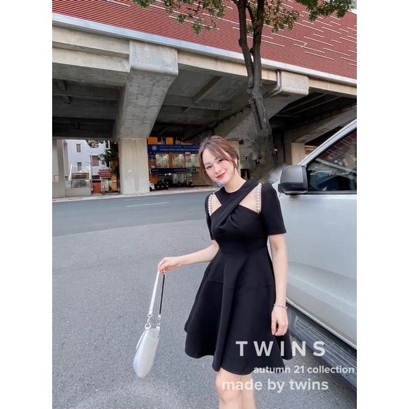 Váy khoét vai tặng kèm phụ kiện dây trai cao cấp có thể tháo rời (Lolli dress ) by Twins