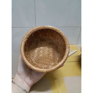 Quang gánh tre trang trí, đựng món ăn