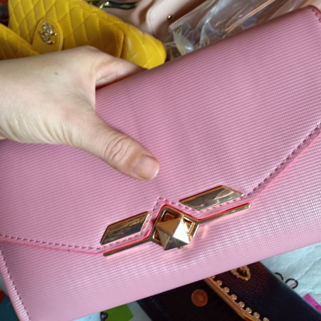 Ví nữ cầm tay đeo chéo