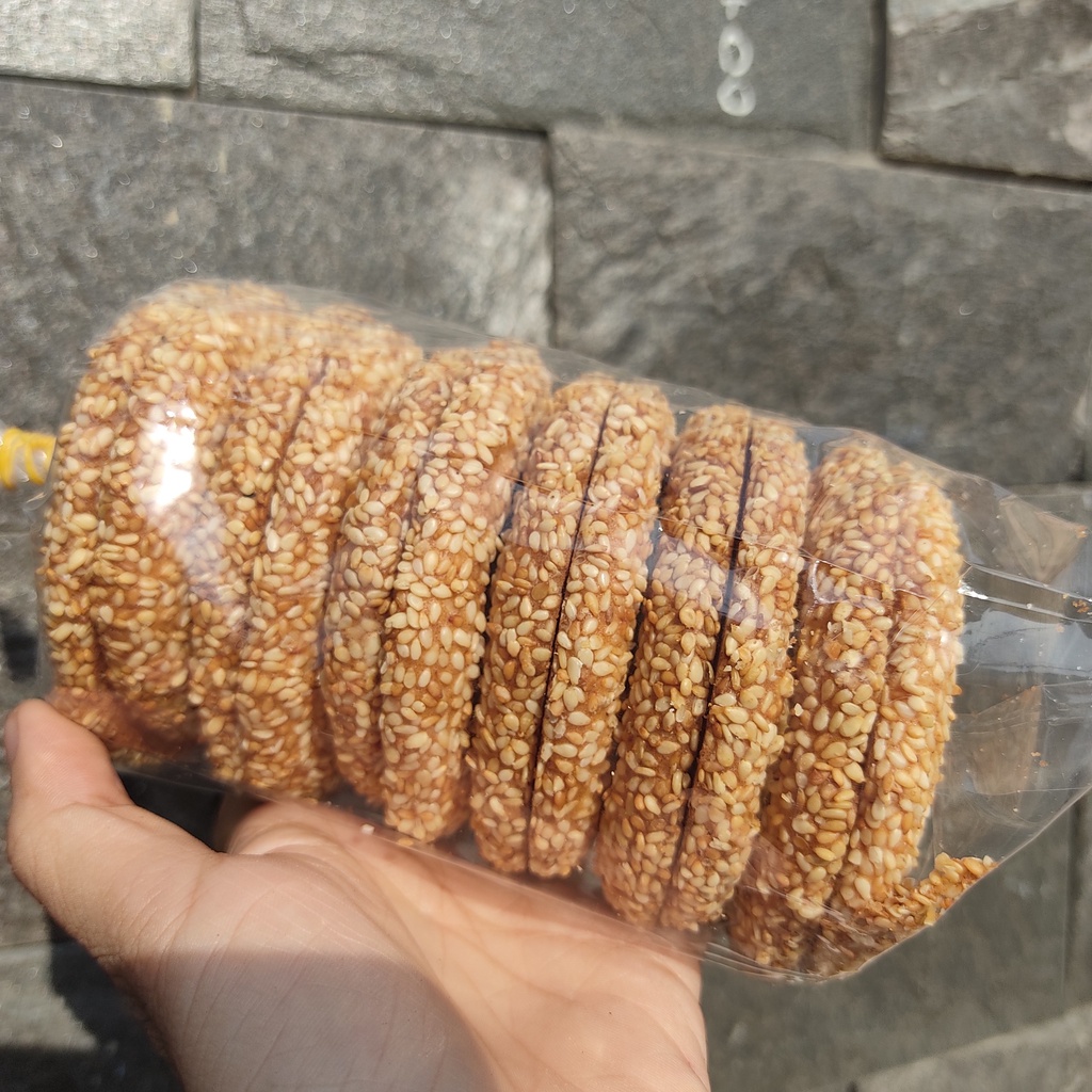 1 Gói 12 Miếng Bánh Vòng Mè Bơ Sữa
