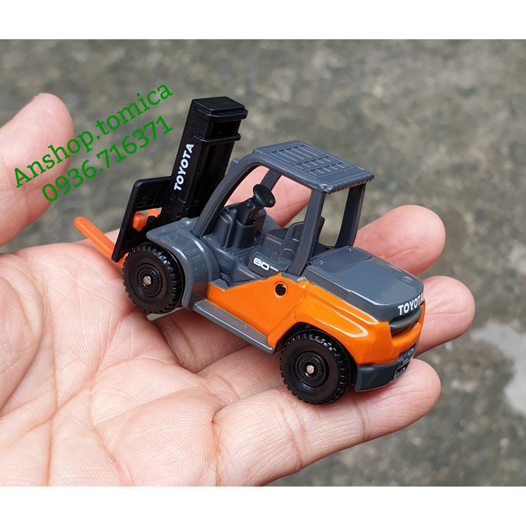 Mô hình xe nâng màu cam tomica Nhật Bản No111