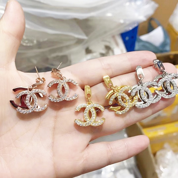 Bông Tai Nữ Titan Không Rỉ Tòn Ten Đính Đá Nhân Tạo TT 4125