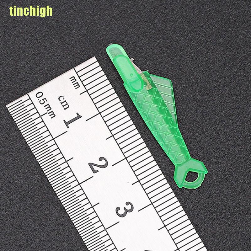 Bộ 5 Cuộn Chỉ May Hình Cá Nhỏ