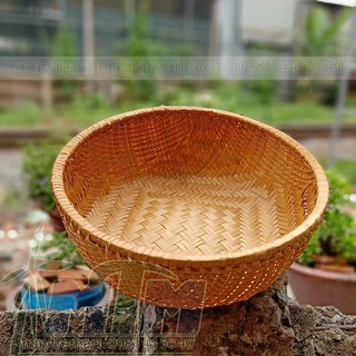 Thúng tre nâu hun khói.