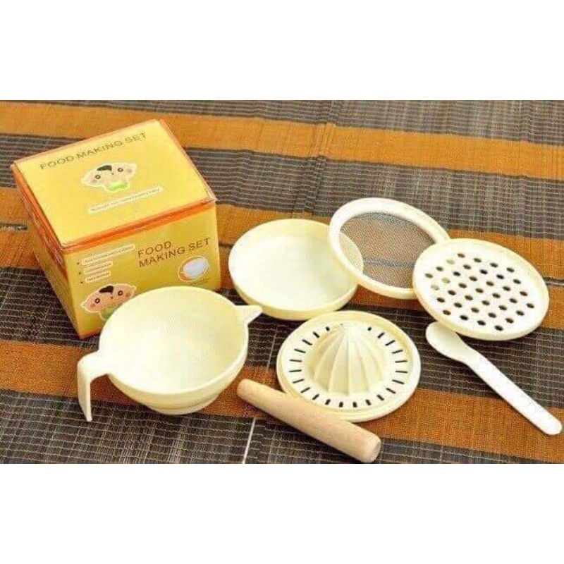 Bộ dụng cụ chế biến đồ ăn dặm cho bé