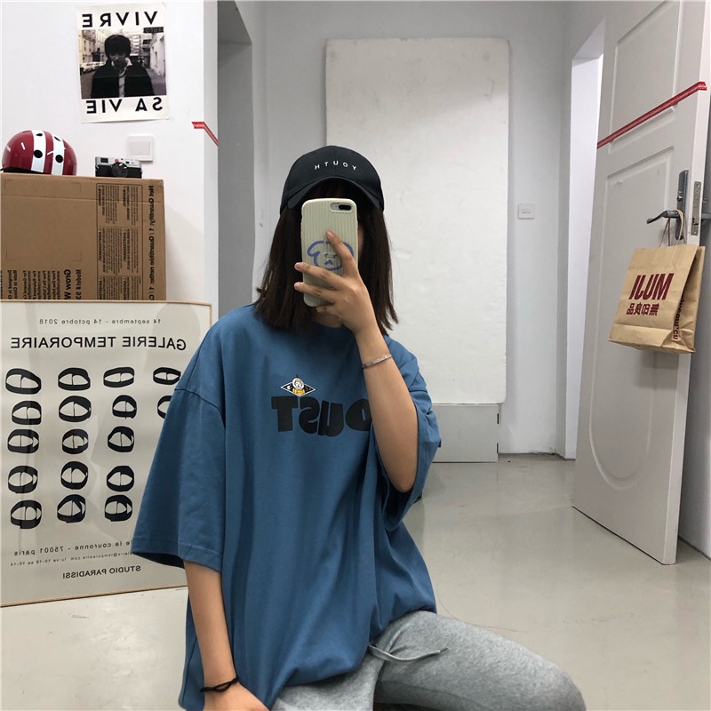 Áo thun tay ngắn cổ tròn dáng rộng in chữ thời trang Hàn Quốc cho nam nữ